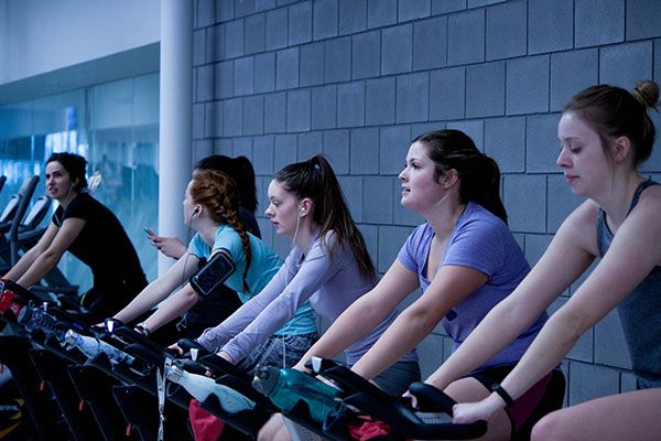 Cardio training en salle de sport : pour booster votre endurance Cardio training en salle de sport : pour booster votre endurance